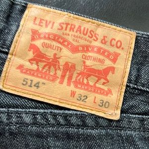Authentic Levi’s 514 jeans black denim 32x30. Hardly worn.